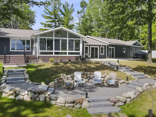9356 Miramichi Dr, Evart, MI 49631