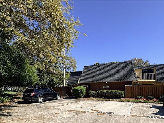 4th image of 3810 Saxon Dr