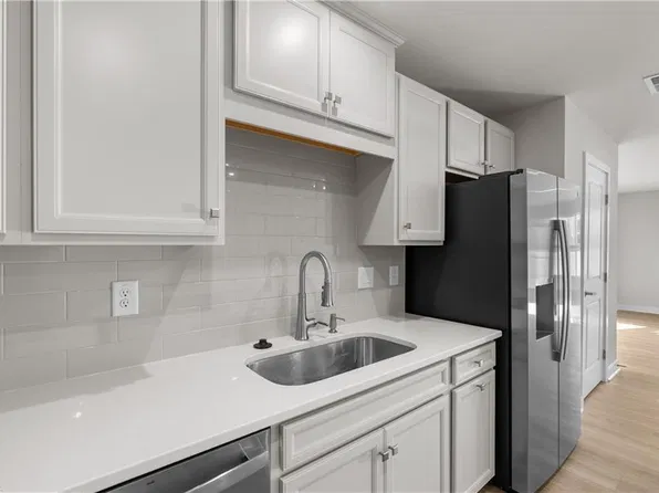 208 Joy Ln, Suffolk, VA 23435