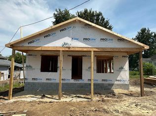 227 N Lincoln Ave, Oakland City, IN 47660
