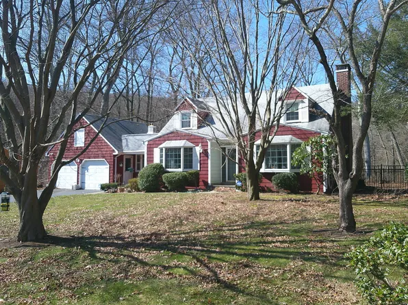 48 Carbonella Drive, Hamden, CT 06514