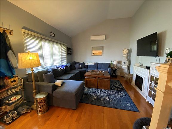 4th image of 146 Sunset Ave