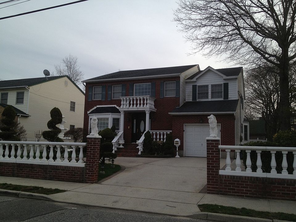1st image of 107 Lafayette Pl