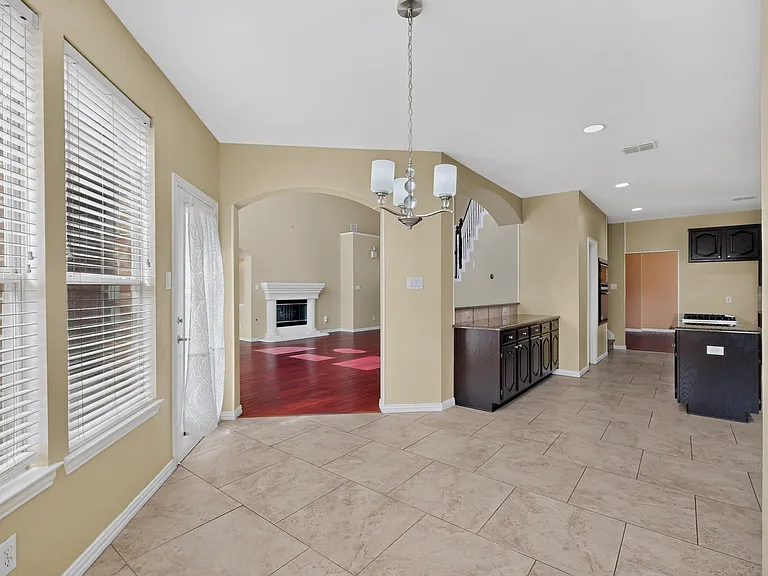 1812 Meadow Ridge Dr — Photo 6