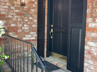 5902 Valley Forge Dr, Houston, TX 77057