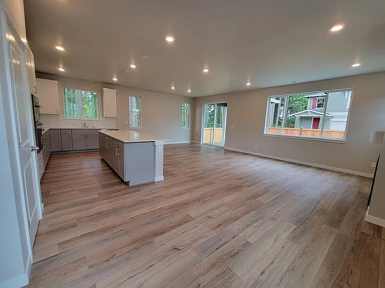 17513 SE 254th St — Photo 3