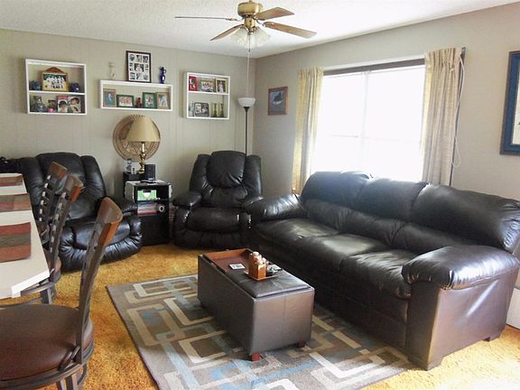4th image of 410 S Bismark Ave