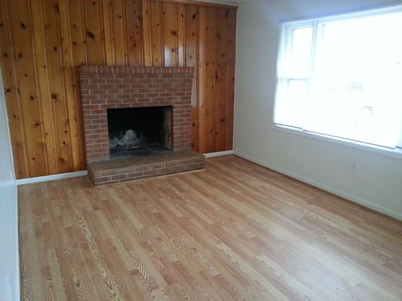 4th image of 3304 Farmview Dr