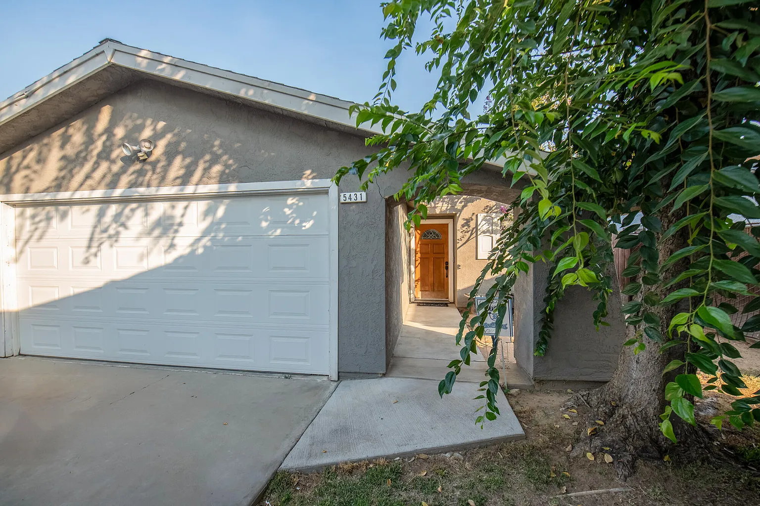 5431 N Carlsbad Avenue photo 1