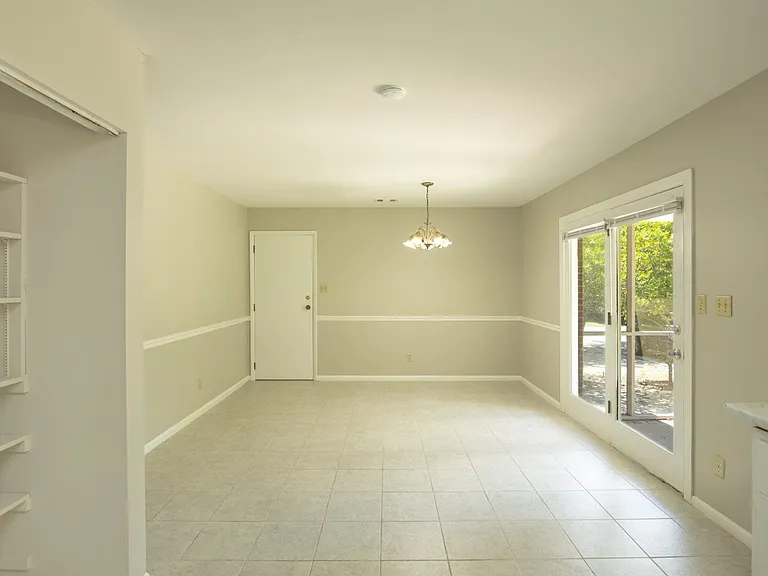 104 Herty Dr — Photo 2