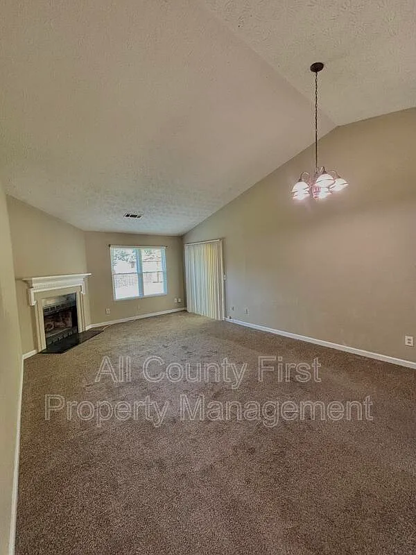 2 bed, 1.0 bath, 952 sqft, $1,400 — Photo 3