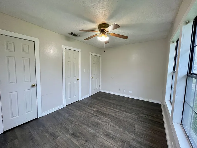 2450 S 8th St — Photo 12