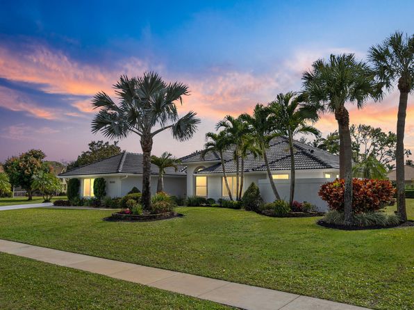 15545 Meadow Wood Drive, Wellington, FL 33414