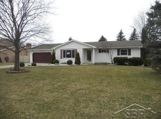 3313 Columbine Dr, Saginaw, MI 48603