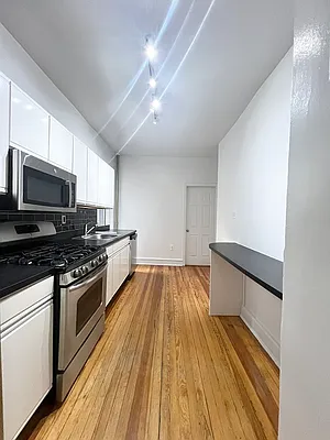 Rented by City Connections Realty | media 6