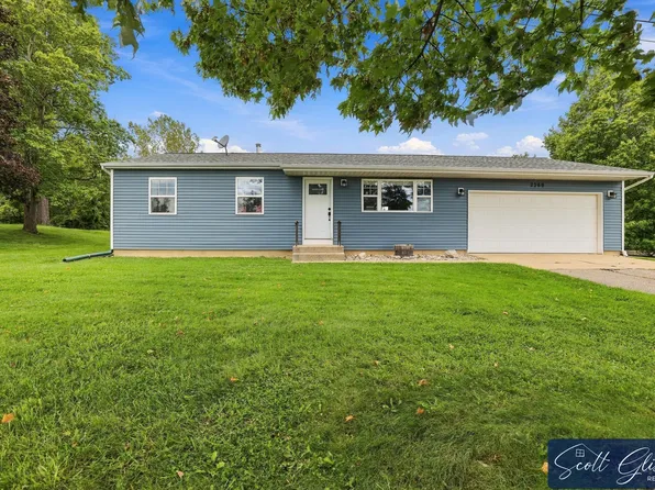 2969 Bauer Rd, Jenison, MI 49428
