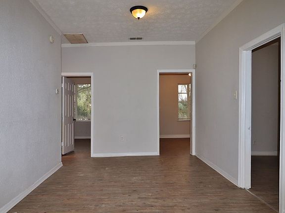 4th image of 2370 1st Ave