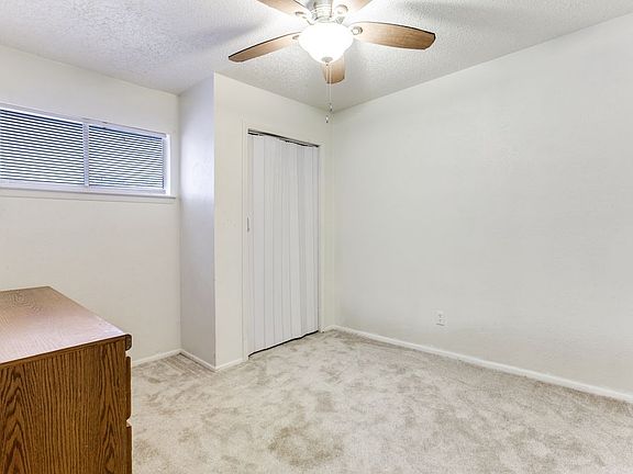 5th image of 1109 Lesa Ln