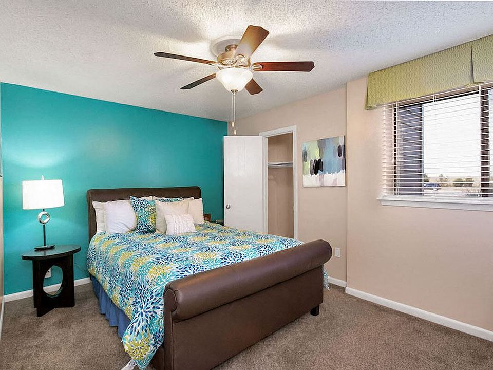 Tour a Studio, 1 or 2 Bedroom Apartment