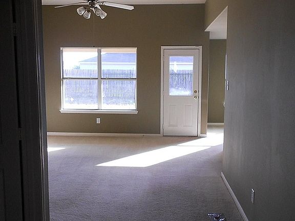 3rd image of 6810 Dolan Bluff Ln