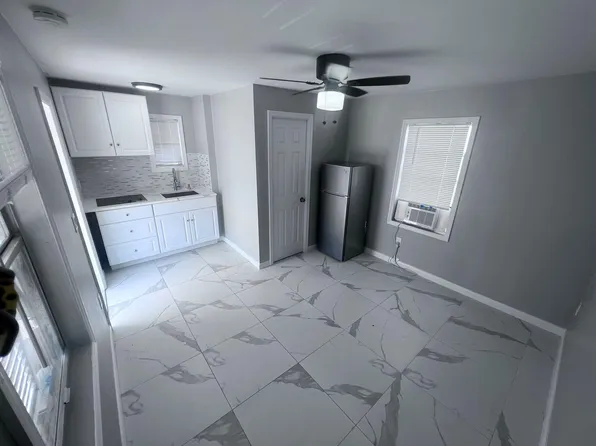 2843 Forest Hill Blvd APT 2, West Palm Beach, FL 33406