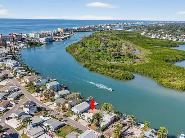 566 182nd Ave E, Redington Shores, FL 33708