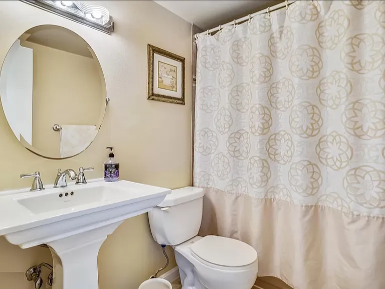 13714 Mayfair Ct — Photo 9