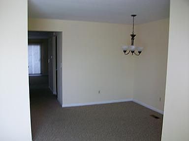 4th image of 3531 Village Green Dr