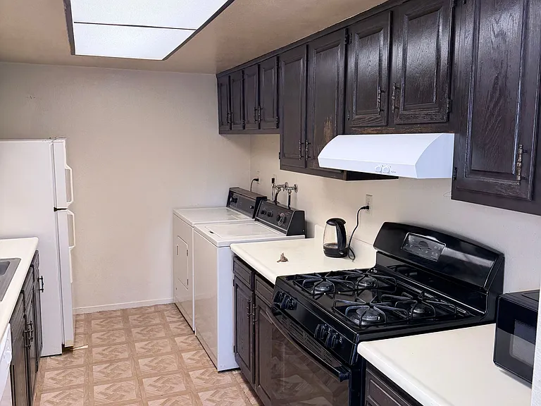 Walking distance from MGM and Topgolf and Las Vegas Strips