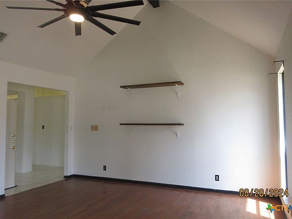 4th image of 705 Jason Dr