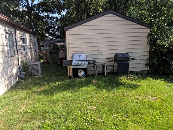 3rd image of 3118 S Tibbs Ave