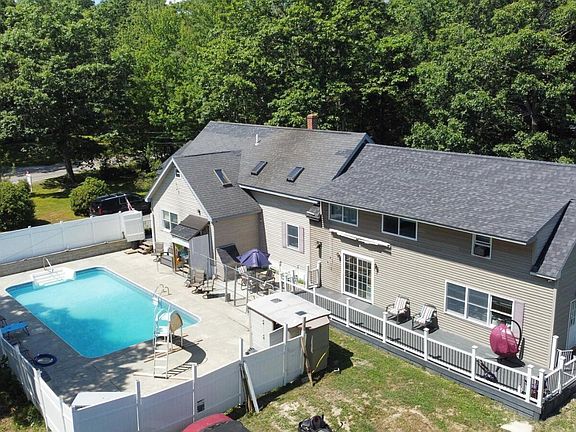 2nd image of 104 N Bend Road