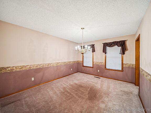 5th image of 1304 Lakeview Dr