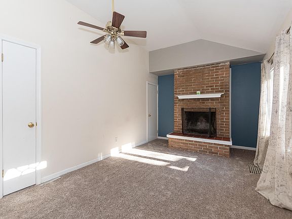 4th image of 8276 W Long Lake Dr