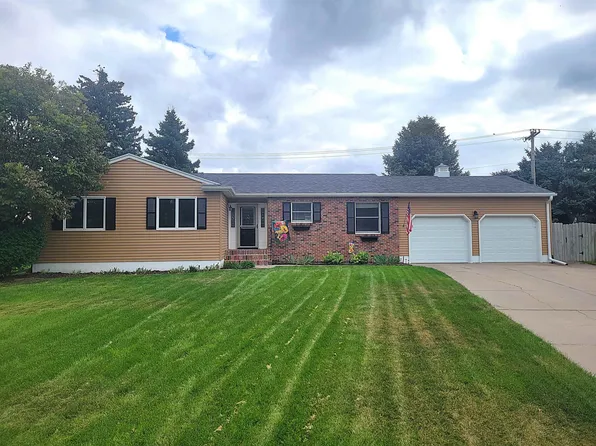 4715 G Ave, Kearney, NE 68847