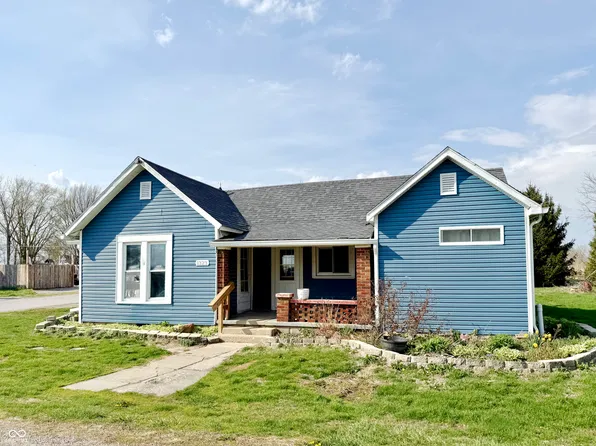 1323 E Roush St, Young America, IN 46998