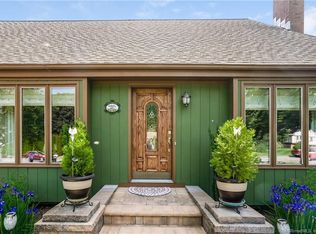 13 Lochview Dr, Windsor, CT 06095