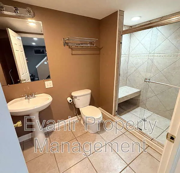 11884 Hamden Dr — Photo 12