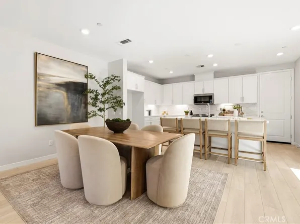 27637 Ensemble Pl, Valencia, CA 91381