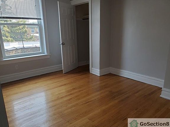 4th image of 7530 S Coles Ave