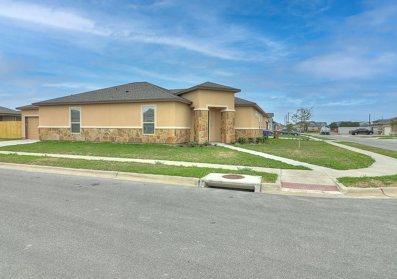 2202 Crystal Bay Dr - 4/Bed 3/Bath - $2,495/month — Photo 3