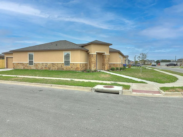 2202 Crystal Bay Dr — Photo 3