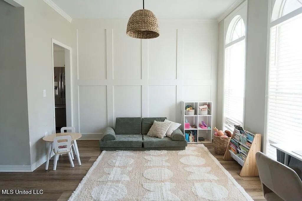3 bed, 2.0 bath, 1636 sqft, $2,500 — Photo 3