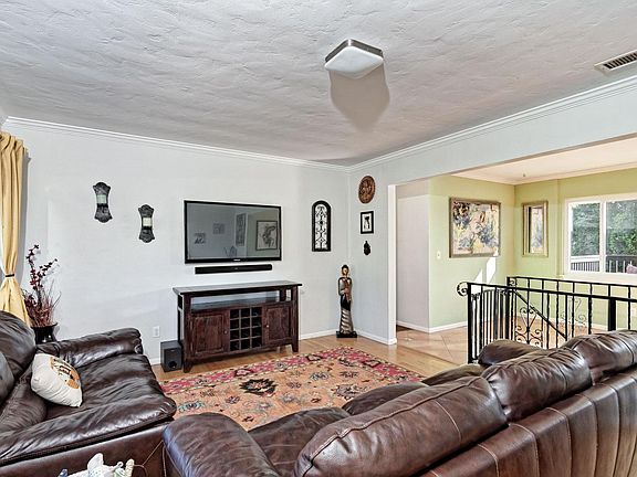 5th image of 4635 Virginia Ave
