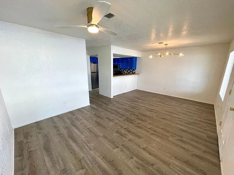 1800 Clubhouse Dr #157 — Photo 4