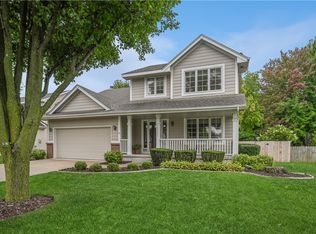 15488 Ridgeview Dr, Clive, IA 50325