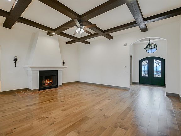 4th image of 401 Eagle Ridge