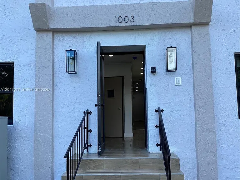 1003 SW 15th Ave #6 — Photo 8