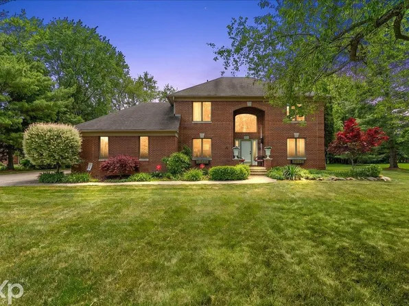 61334 Country Ln, Washington, MI 48094