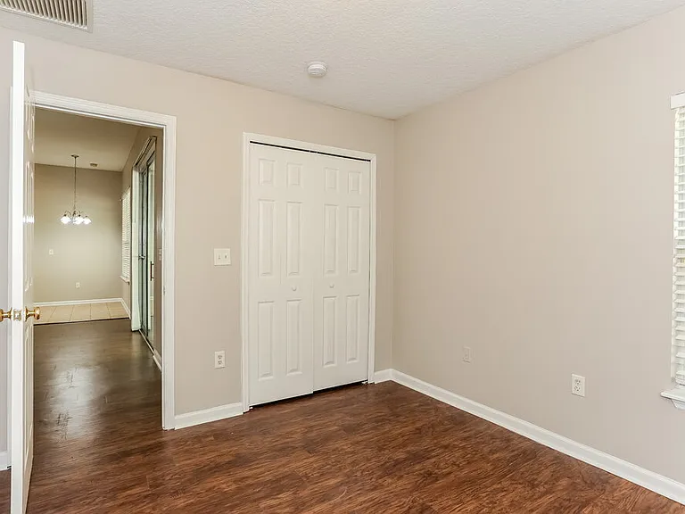 667 Bonaparte Dr — Photo 12